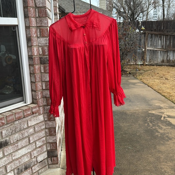 Vintage 1960s ruffled Nylon Lace L Silky Robe - Picture 2 of 10